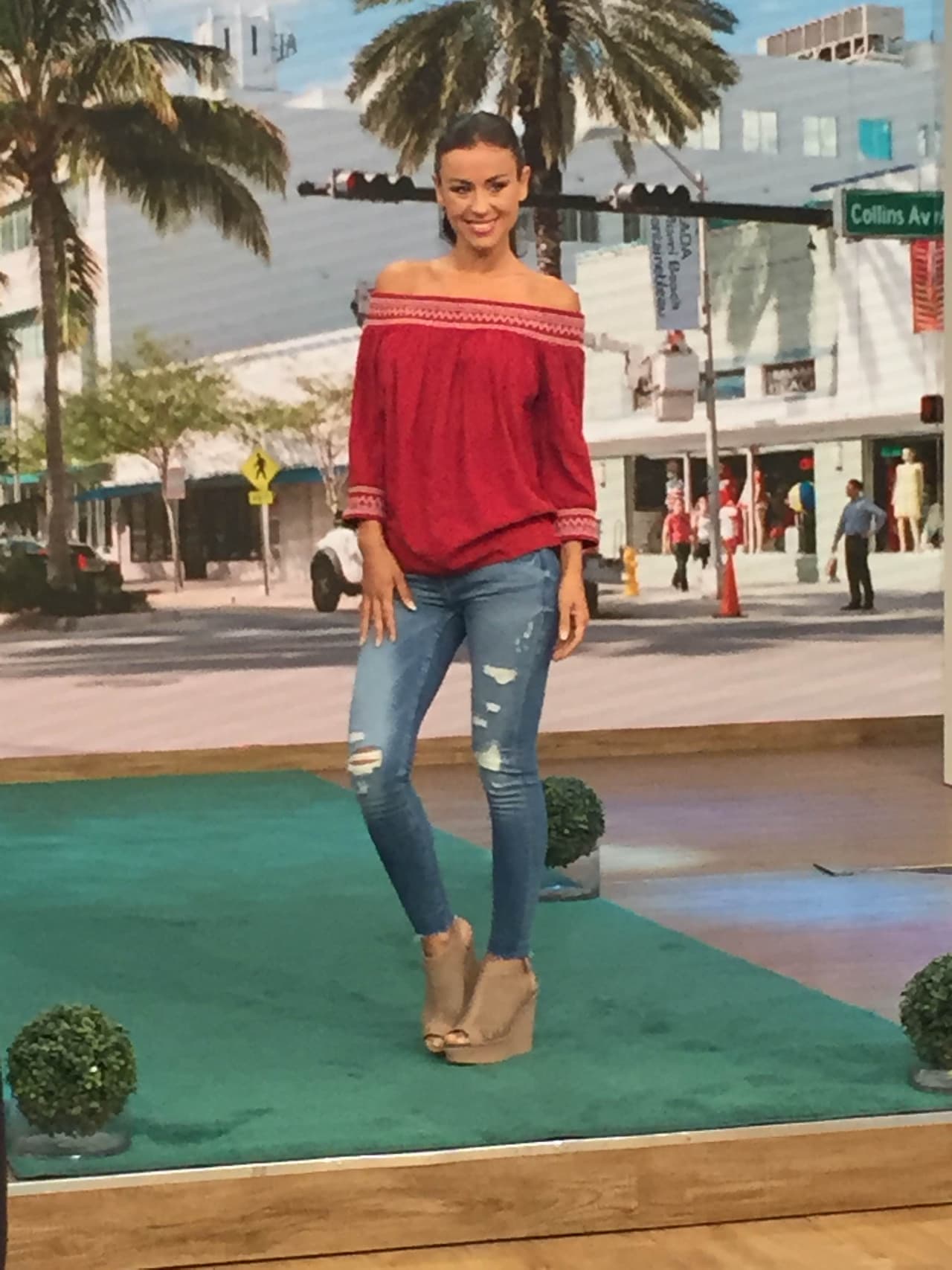 Este tipo de escote es excelente para un look casual.