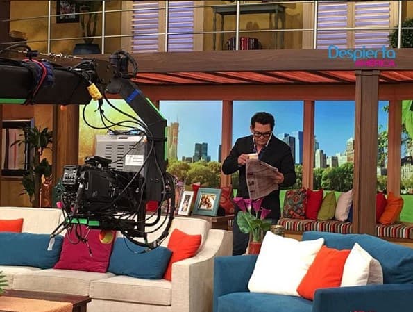 A José Manuel Figueroa le gusta despertar con una taza de cafecito y estar bien informado.