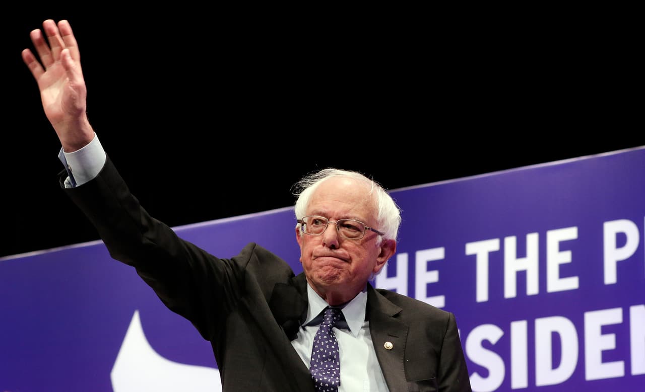 El senador Bernie Sanders, atendió a la invitación al foro 'She the people'