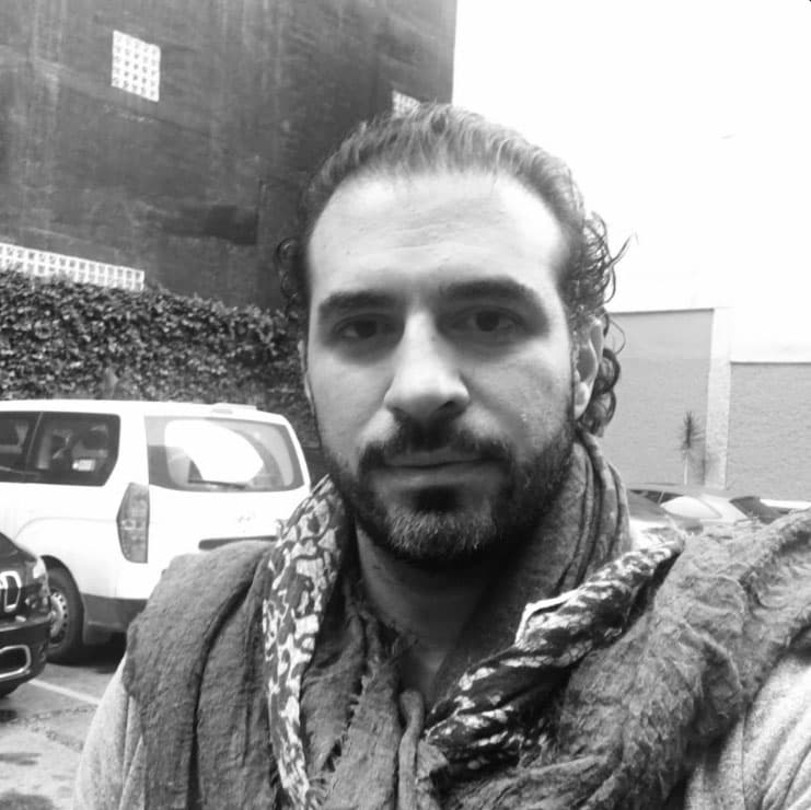 Este galán se llama Paco Álvarez y estuvo en boca de todos a finales del 2016, él es la actual pareja sentimental de Dulce María. La controversia se dio porque, se dice, mantenía un noviazgo con la exRBD a pesar de estar casado.