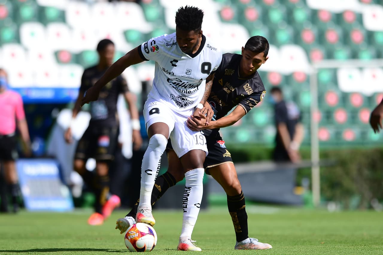 Con dos goles de Ángel Mena desde los once pasos, León consigue vencer 2-1 al Querétaro y toman el cuarto lugar de la tabla de manera momentánea.