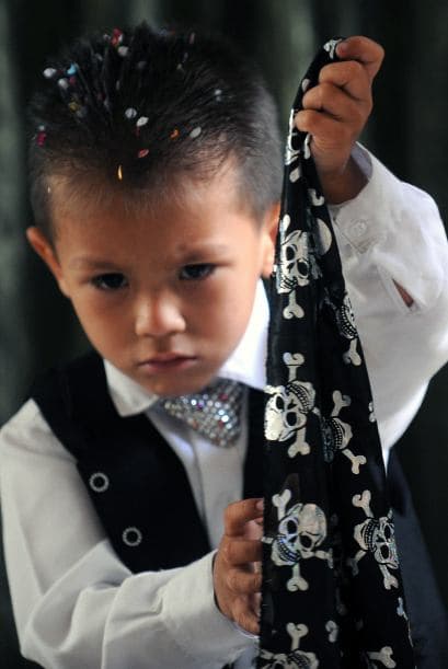 Los trucos con cuchillos y espadas no han sido repetidos por el mago James, indicó su padre, al explicar que las presentaciones del pequeño están dirigidas principalmente a un público infantil y han considerado riesgoso que los niños intenten imitarle.