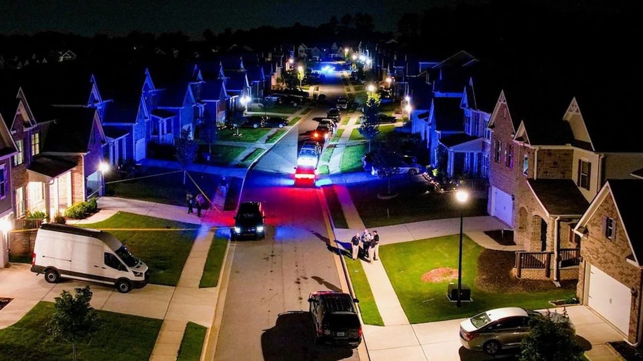 Una madre y su hija de 18 años son halladas muertas dentro de una casa