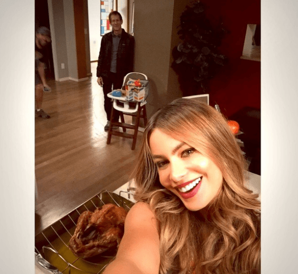 Su sensualidad se refleja más allá del color de sus labios, ella lleva la expresión natural en su rostro.