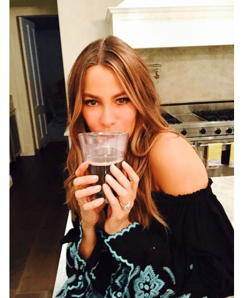 Un cafecito siempre estimula a tener sonrisas y grandes días, y como colombiana esto es algo que ella tiene claro.