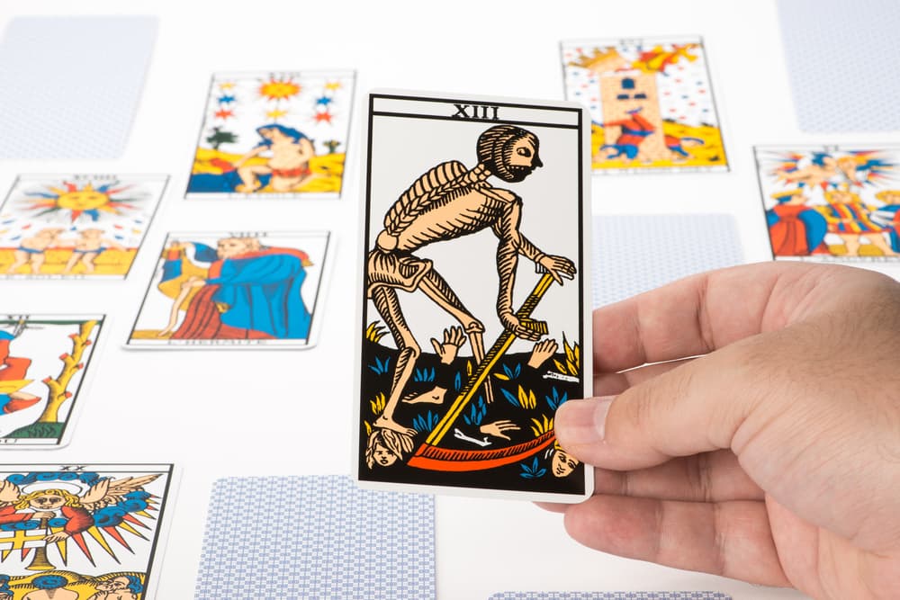 También, es el número asignado al Diablo o Satán en otras culturas, la carta 13 del Tarot es la carta de la muerte, y así sucesivamente.