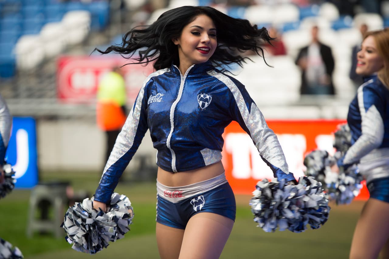 Los estadios de la Liga MX se engalanaron con lindos rostros que engalanaron con su presencia los partidos de la fecha 4 en México.