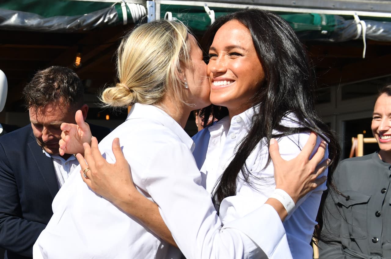 Meghan Markle es gran amiga de la diseñadora Misha Nonoo y fue quien la presentó con Harry. Los duques no asistieron a la cena previa a la boda.