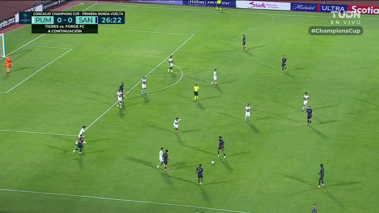 ¡TIRO ATAJADO! disparo por Juninho.