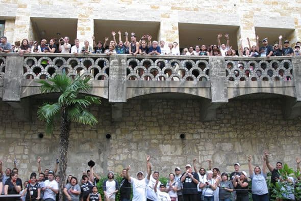 Photos: Spurs Championship Parade 2014 Barges