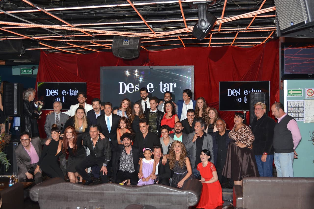 ¿Qué te parece el elenco? No dejes de verla por Univision.