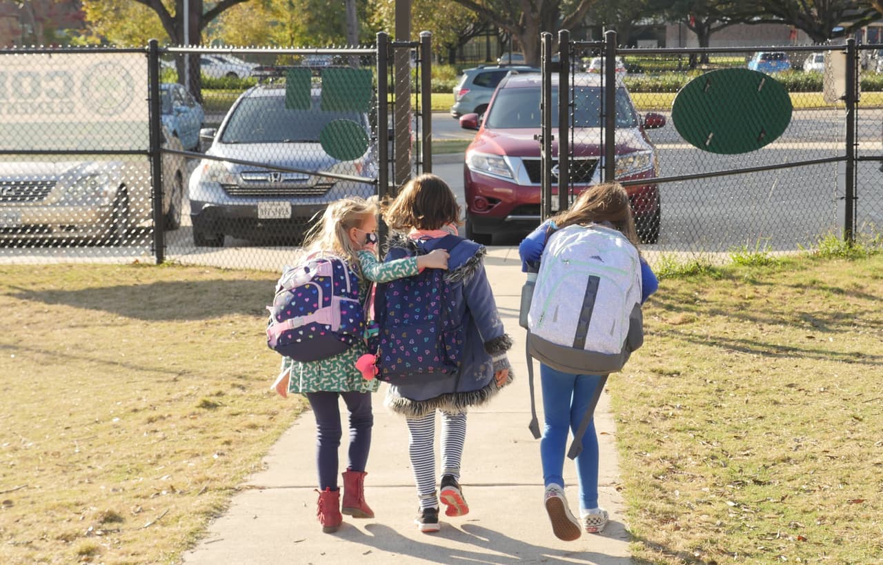 Autoridades de Hays informan sobre cierre de escuela ante casos de covid-19