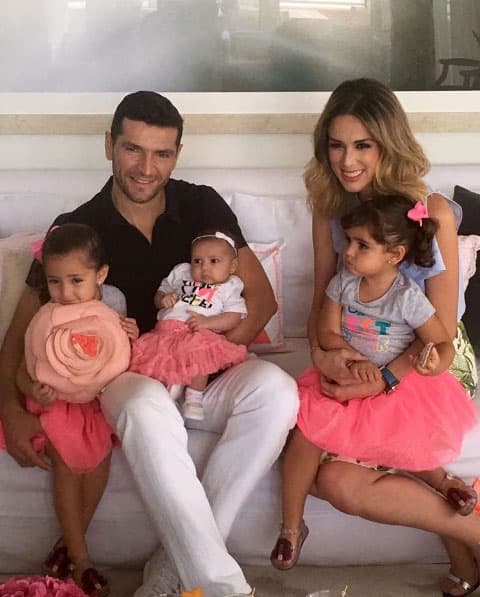 La Navidad del 2016 fue muy especial para ellos, pues fue la primera vez que la celebraron con Renata, la más pequeña de la familia.