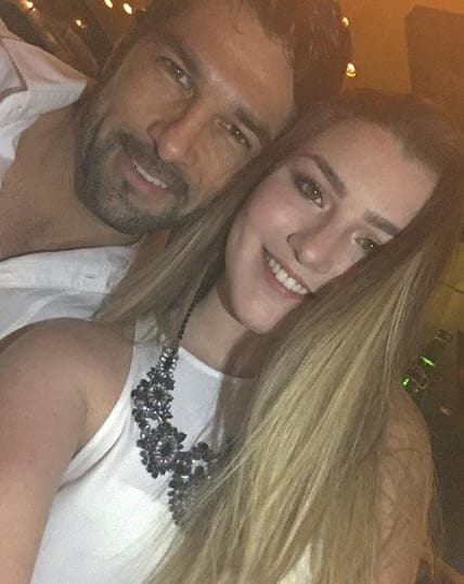 <a href="https://www.univision.com/famosos/hija-arturo-carmona-detuvo-denuncia-abuso-sexual-melenie">La hija de Alicia y Arturo</a>, quien actualmente estudia mercadotecnia, aprovechó el momento para aconsejarle a sus seguidores que, como ella, no hagan caso a quienes les hacen comentarios ofensivos. 
<br>