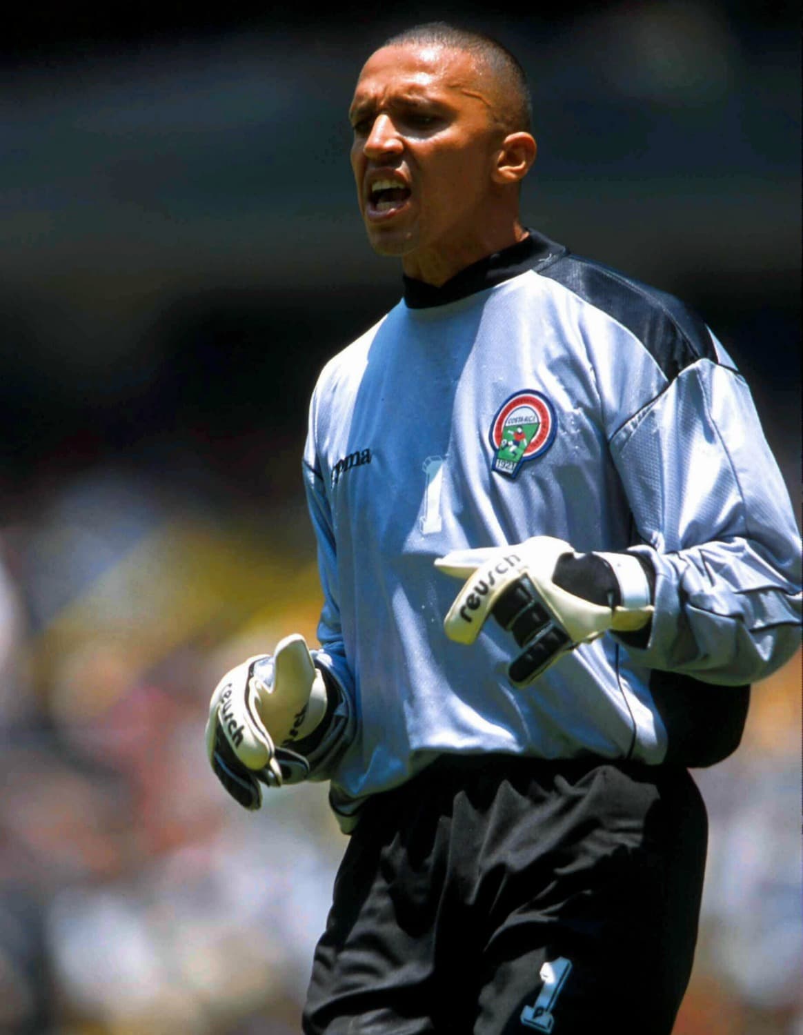 Erick Lonnis (Portero) - Jugó para el Deportivo Saprissa, equipo en el que ganó 4 títulos locales y 2 Ligas de Campeones de la Concacaf. Jugó el Mundial del 2002 en territorio asiático, llegando a 77 partidos con la selección.
