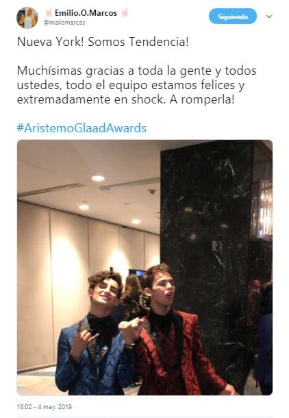 <b><a href="https://twitter.com/mailomarcos" target="_blank">En su perfil de Twitter, Emilio O. Marcos</a></b> se mantuvo escribiendo hasta justo antes de entrar con Bondoni a la alfombra roja de los premios GLAAD.