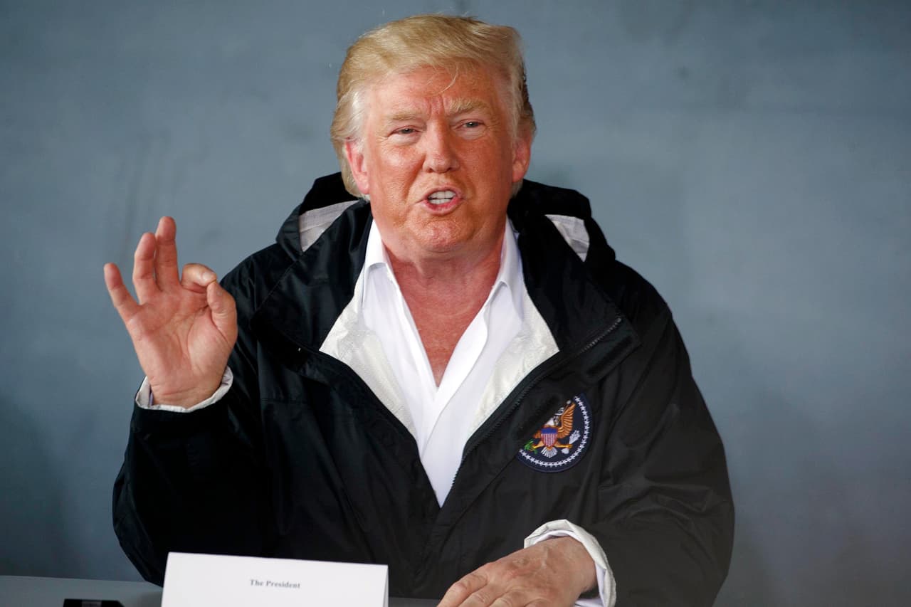 “Odio decirles Puerto Rico, pero ustedes han echado a perder nuestro presupuesto. Hemos gastado mucho dinero en Puerto Rico, pero está bien, hemos salvado muchas vidas”, dijo Trump en la reunión. El presidente habló por cerca de 20 minutos y luego concluyó el evento.
<br>