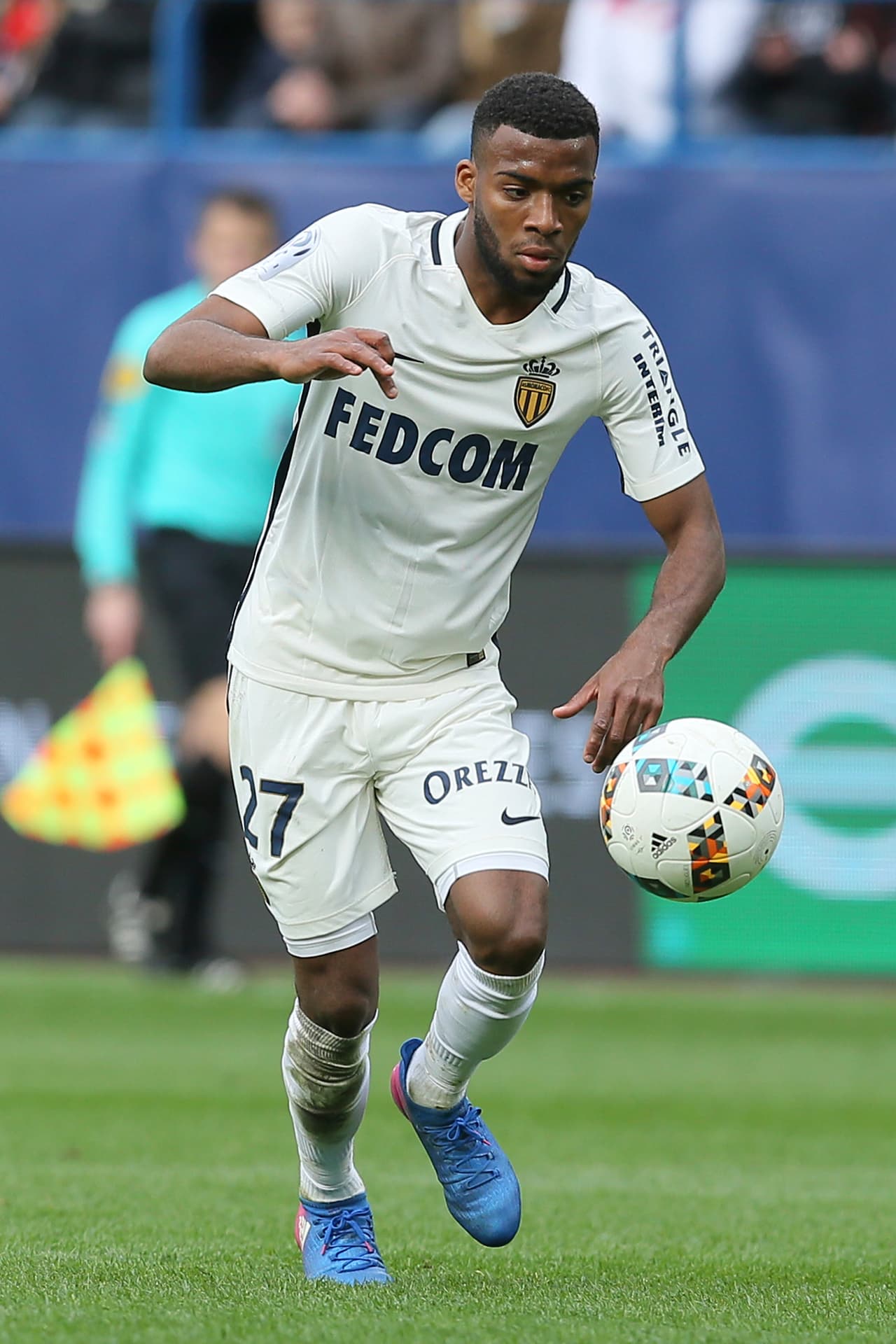 Thomas Lemar sigue adelantando su salida del Mónaco rumbo al Arsenal. Las negociaciones avanzan y podría darse esta semana.