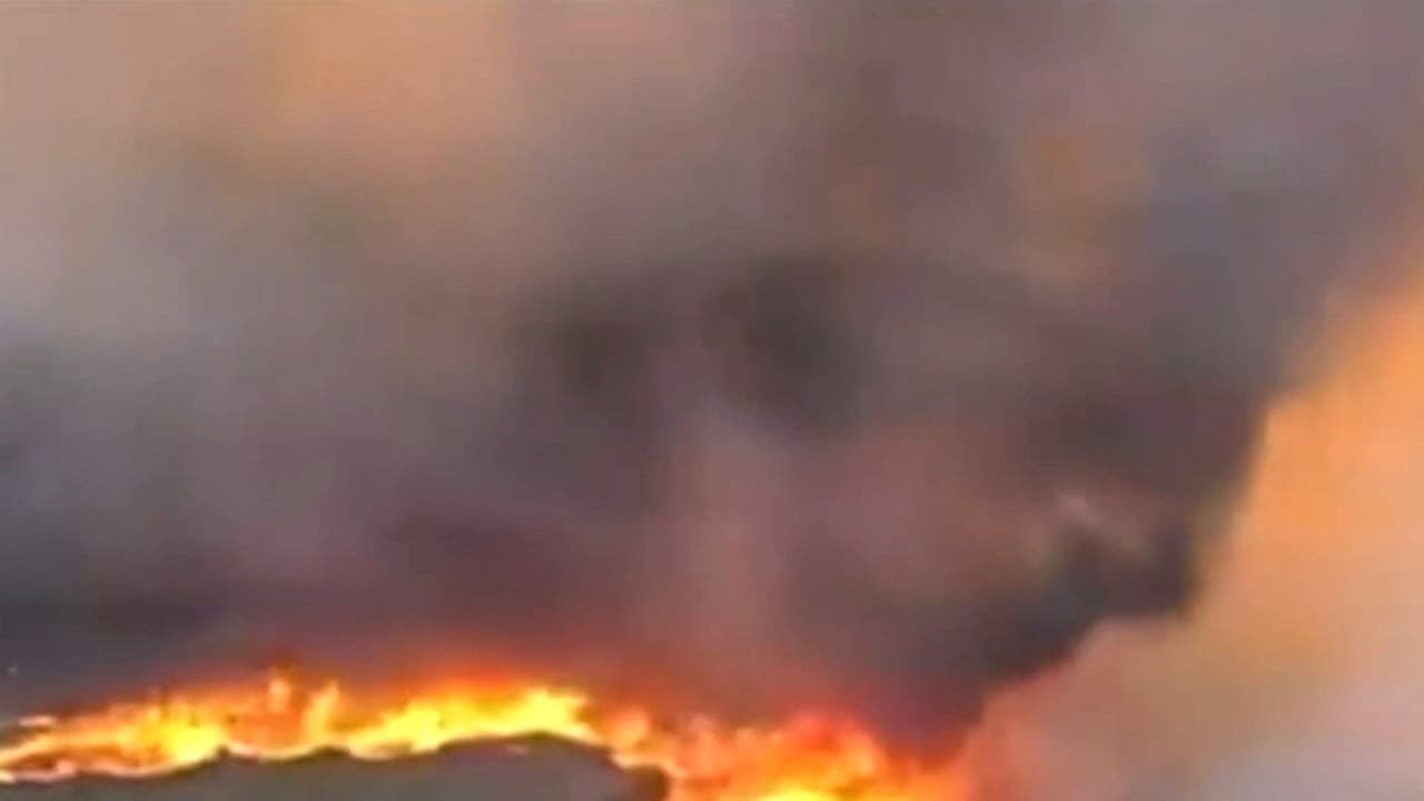 Alarma en el sur de Florida: Dos incendios cerca de los Everglades obligan al cierre de carreteras