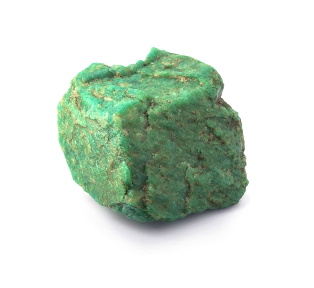 A nivel curativo, sana y abre los chakras del corazón y de la garganta, potenciando así la comunicación amorosa entre las personas y dando la posibilidad de entender las emociones y los sentimientos no sólo de tu pareja sino de otros. Asimismo, se dice que abre el tercer ojo y la intuición en nosotros.