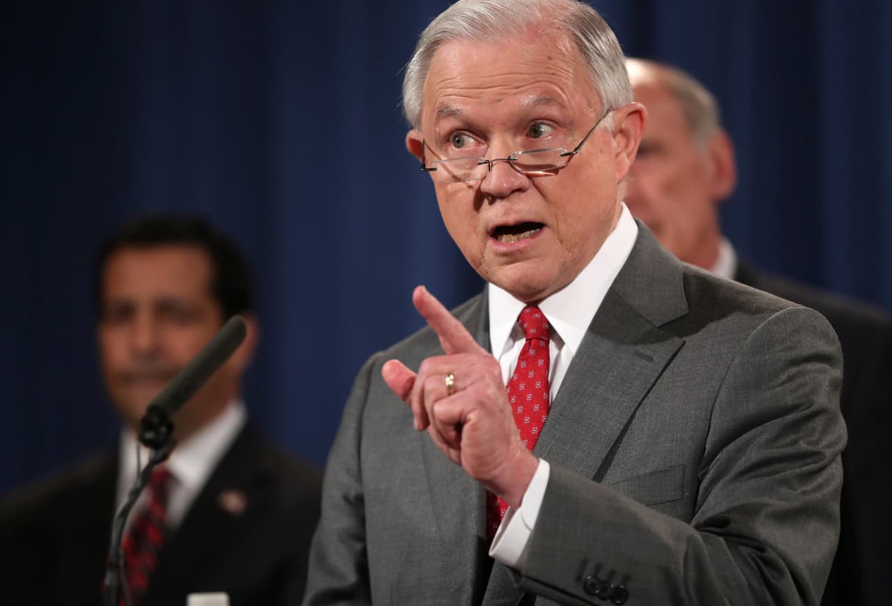 Sessions no logra que un juez desestime la demanda de Chicago sobre ciudades santuario