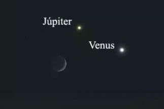 Formando un triángulo, los tres astros se “encontrarán” en el espacio, lo cual no será más que una ilusión. (Imagen tomada de Twitter).