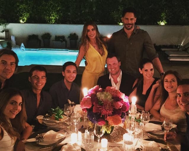 Con la familia y amigos compartieron un banquete de lujo...