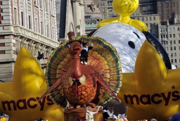 Celebran el famoso desfile de Thanksgiving Celebran el famoso desfile de Thanksgiving Celebran el famoso desfile de Thanksgiving