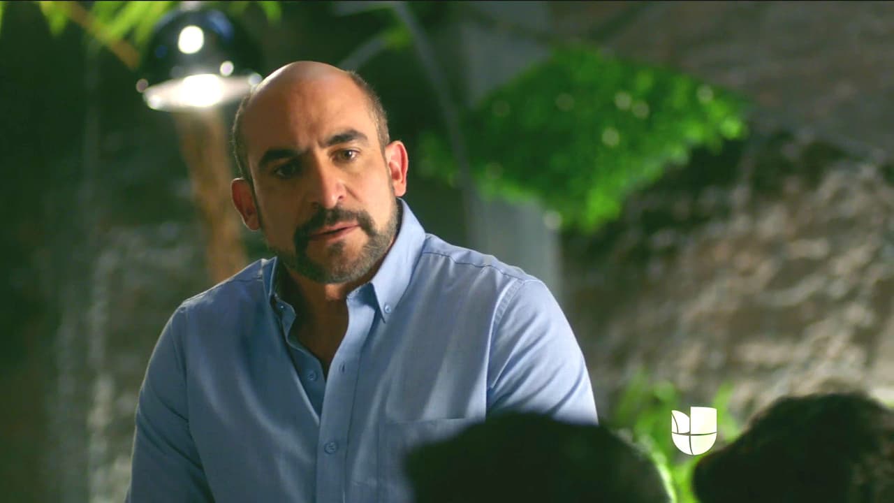 Se portó como todo un caballero al defenderla de unos hombres que se burlaron de ella por sus escándalos.