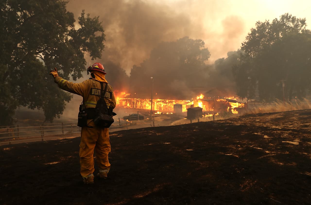 Los incendios de gravedad en California son cada vez más frecuentes y violentos, tal y como demuestra que, según el registro oficial que se remonta hasta 1932, cuatro de los cinco fuegos más destructivos de la historia del estado se han dado en los últimos seis años.