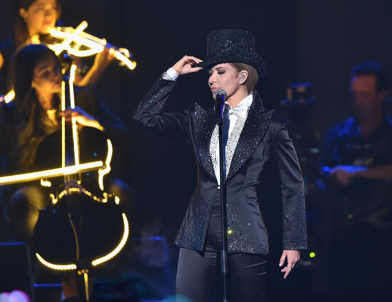 Trevi afirmó que tomó a Ana Dalay y trató de salir de la habitación, pero 
<b><a href="https://www.univision.com/entretenimiento/la-transformacion-de-karina-yapor-sobreviviente-del-clan-trevi-andrade">Karina Yapor </a></b>la detuvo y le dijo que su hija estaba muerta.