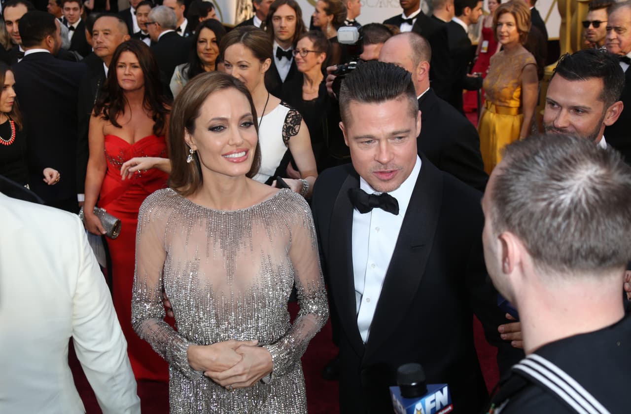 Recordó que finalmente logró su objetivo: "Y al lado estaba Brad Pitt. Entonces yo pude pararme enfrente de él. Y descubro que me llegaba aquí (dice señalando su hombro)".