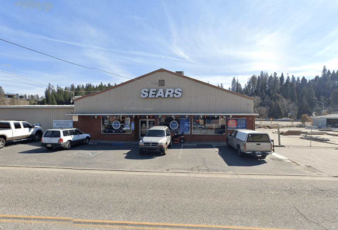 <b>Sears Hometown Grass Valley</b>
<br>Dirección: 129 Idaho Maryland Rd, Grass Valley, CA 95945