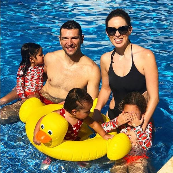 “Yo creo que sí, es una de las intenciones del 2018; tratar de buscar al niño. Pero ahorita concentrarnos. Los dos tenemos muchos compromisos. Hay intención, le hablaríamos a la cigüeña este año”, dijo Martín Fuentes para la revista 
<a href="https://mx.hola.com/famosos/2018071623232/jacky-bracamontes-embarazada-anuncio/" target="_blank">¡Hola!</a> en diciembre de 2017.