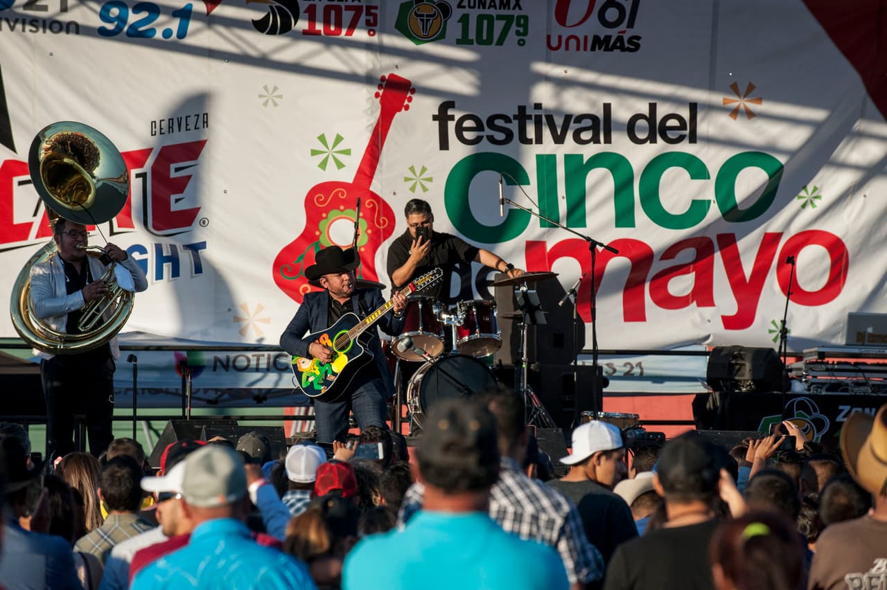 Festival del Cinco de Mayo con la familia Univision Fresno