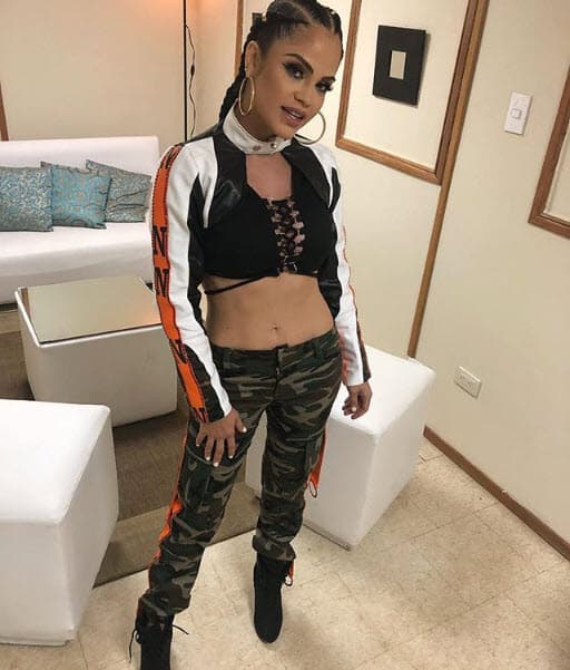 'No me acuerdo', tema que canta a dueto con Thalía, ha llamado la atención de muchas mujeres por la letra, ya que cuenta la historia de alguien que tuvo una noche de copas y no recuerda nada.