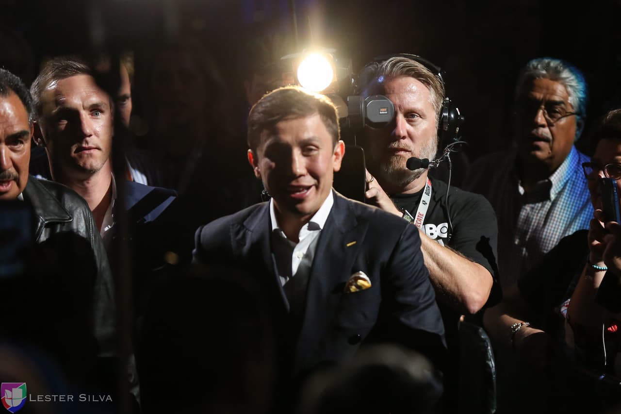 Te acercamos a los golpes que se dieron Saúl 'Canelo' Álvarez en contra de Julio César Chávez Jr., imágenes que te harán sentir en el ring.