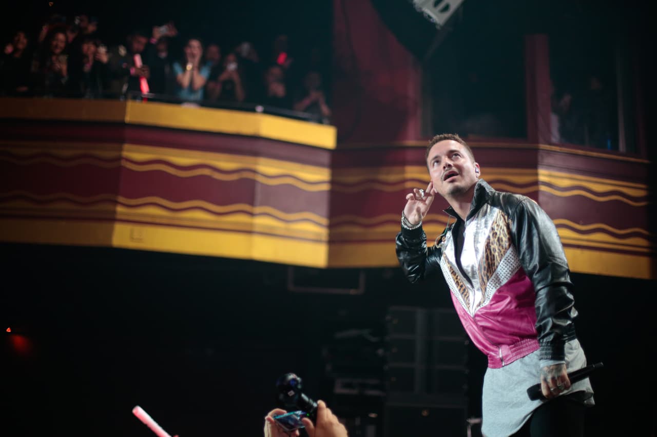 Los fans no paraban de gritar y cantar.