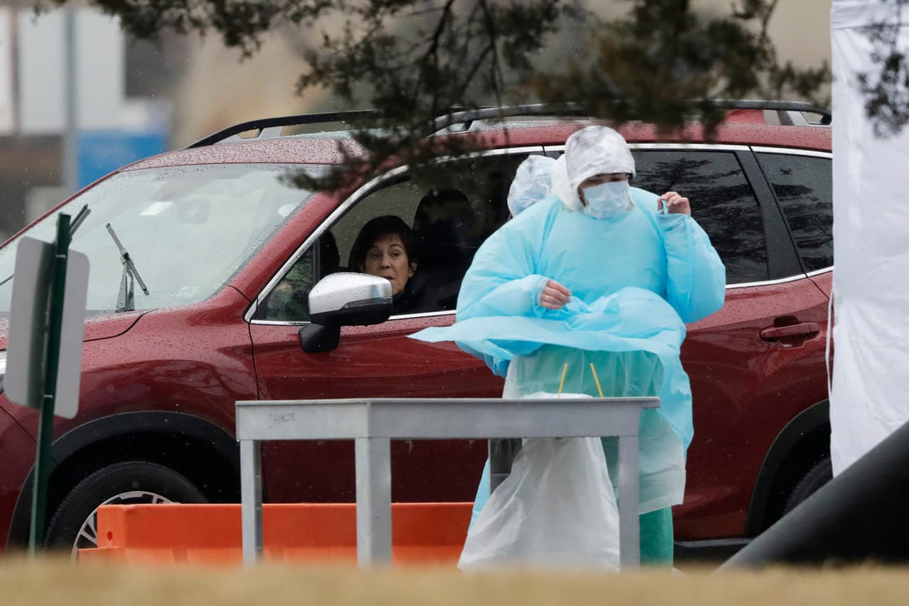 Así operan los laboratorios móviles que ofrecen pruebas de coronavirus en California