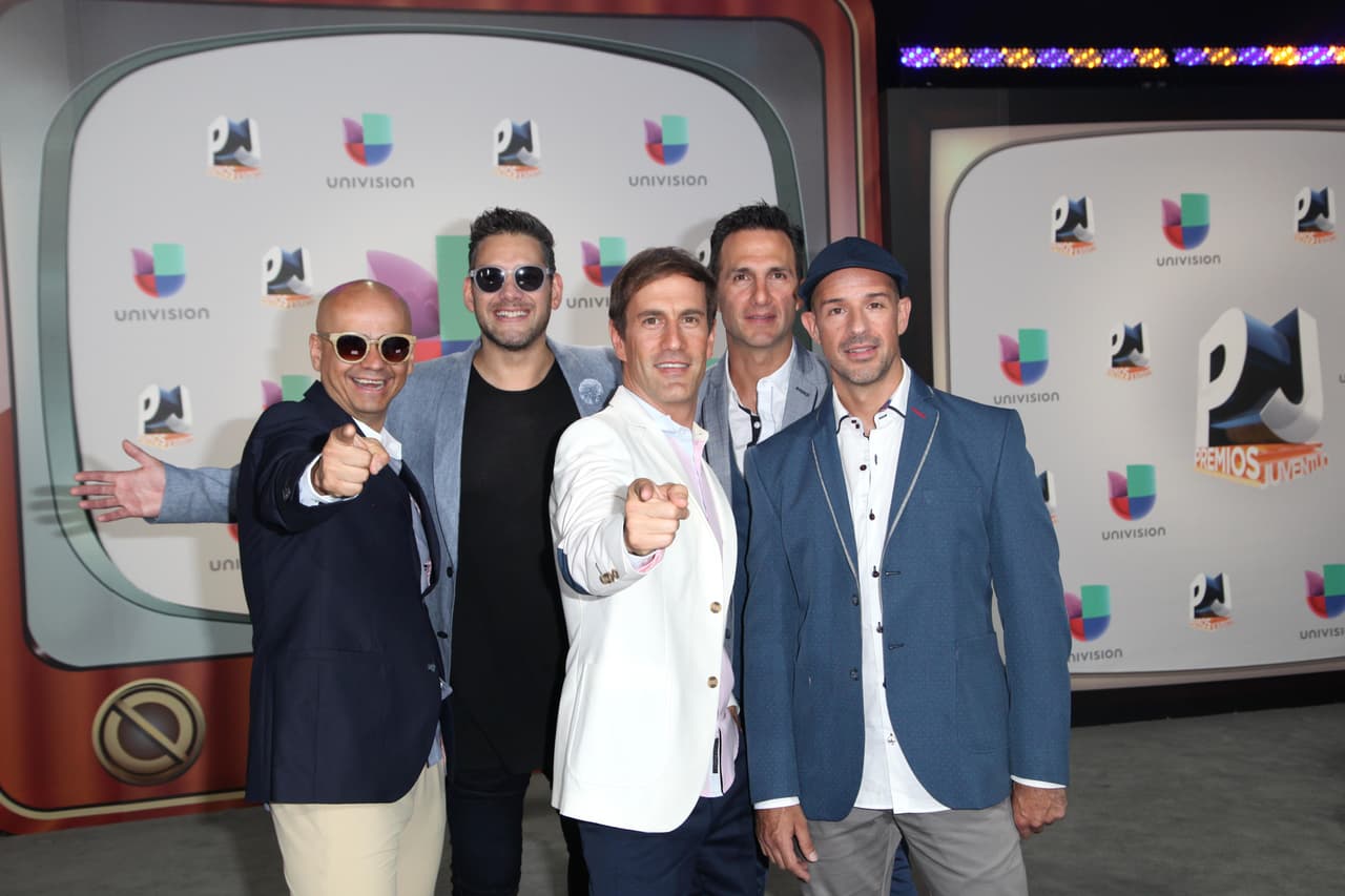 En la imagen, se aprecia a los integrantes de Magneto llegando a la fiesta de 2016. A pesar de seguir actuando, hasta ahora no han regresado a PJ.