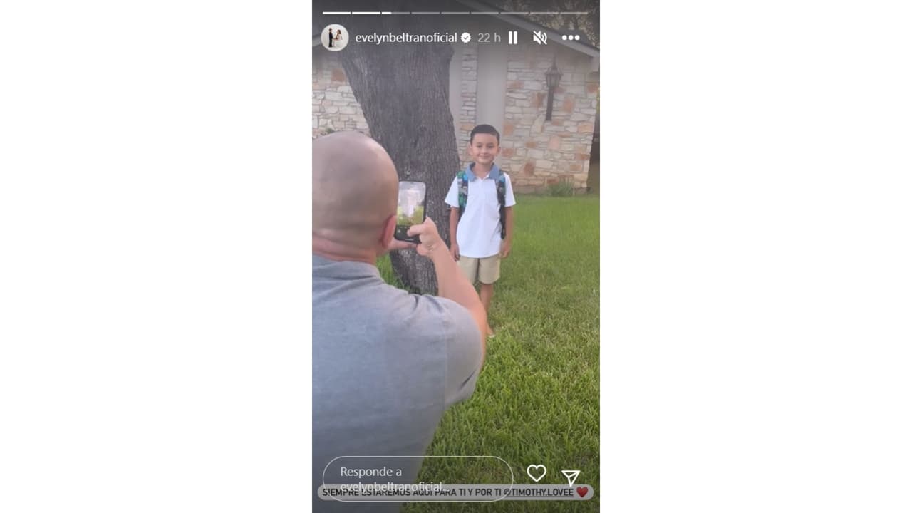 Evelyn Beltrán captó a su ex, Timbo Domínguez, fotografiando a su hijo Timothy.