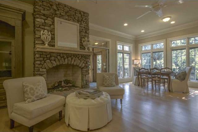 La propiedad cuenta con dos habitaciones de huésped, excelente por si algún amigo llega de fiesta.