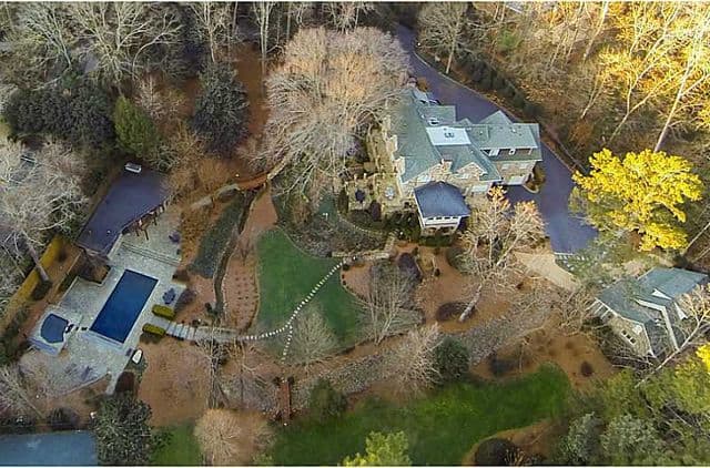 En ‘Mena’, Cruise interpretará a un piloto que trabaja para la CIA, y además es narcotraficante.