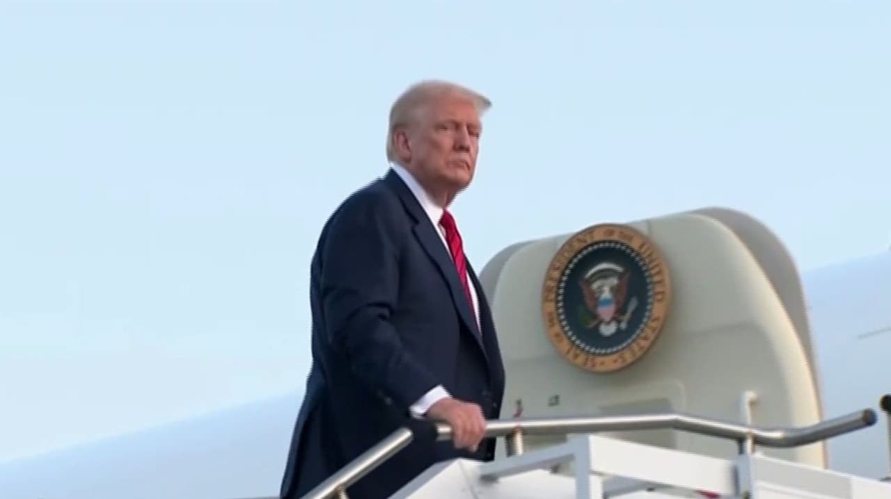 Donald Trump arremete contra la ciudadanía por nacimiento al salir de audiencia en la Corte Suprema