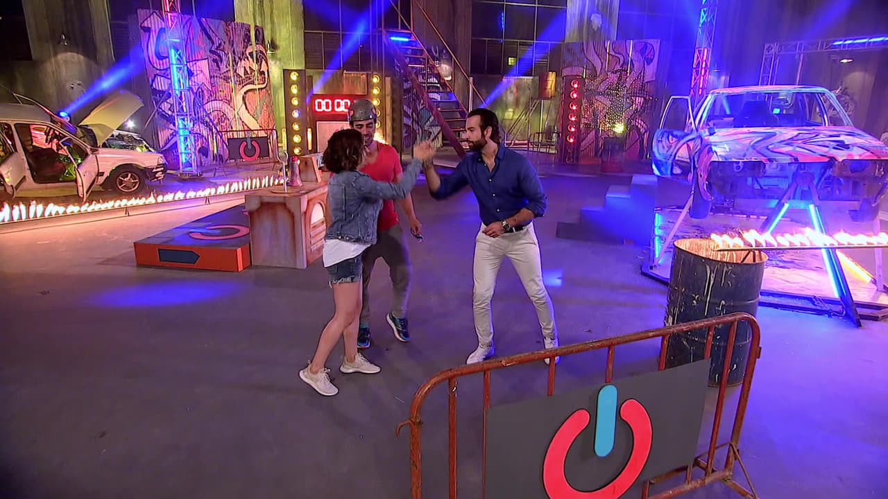 El actor no se inclina por ninguna de las parejas, pero reconoce el valor de Jessica para superar su miedo a las alturas y la nobleza de Lorena, quien aunque está acostumbrada a vivir con lujos, resistió el tiempo en la casita de amor y admira la estrategia de Efraín y Pía.