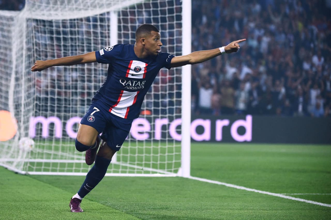 Mbappé abrió el marcador a los 5 minutos con una gran asistencia de Neymar.