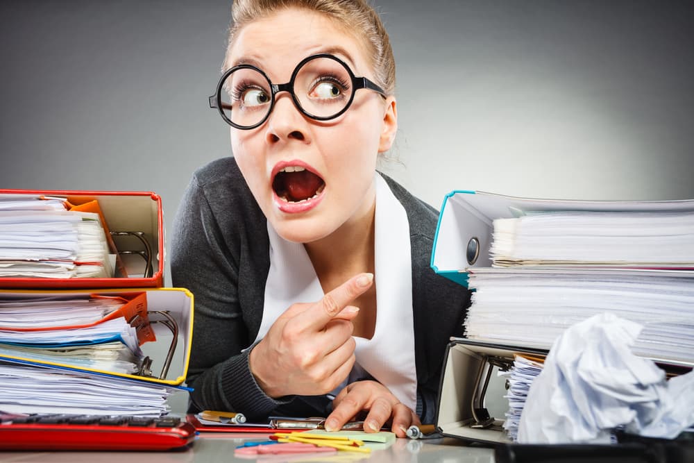 <i><b>Viernes 13 en el elemento fuego</b></i>
<br>
<i><b>(Aries, Leo y Sagitario)</b></i>
<br>
<i><b><u>Encuentros con personas de conducta imprevisible</u></b></i>
<br>Durante el transcurso del viernes 13 encontrarás algunas personas imprevisibles que estarán actuando de una forma errática e inesperada. ¿Lo mejor? Encogerte de hombros y no tomarlos seriamente, si te dicen o hacen algo que te disgusta o te pueda causar desazón.