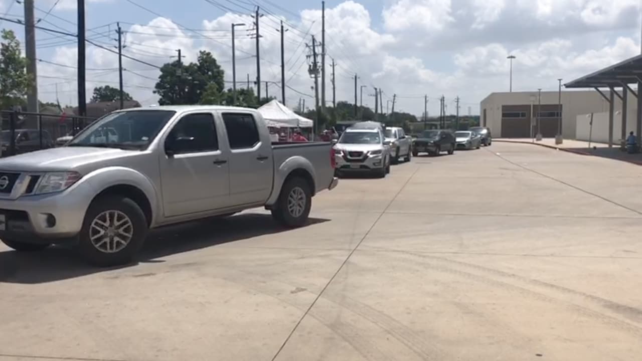 Se estarán atendiendo entre 500 y mil familias en cada sitio, los lunes y jueves en diferentes horarios.