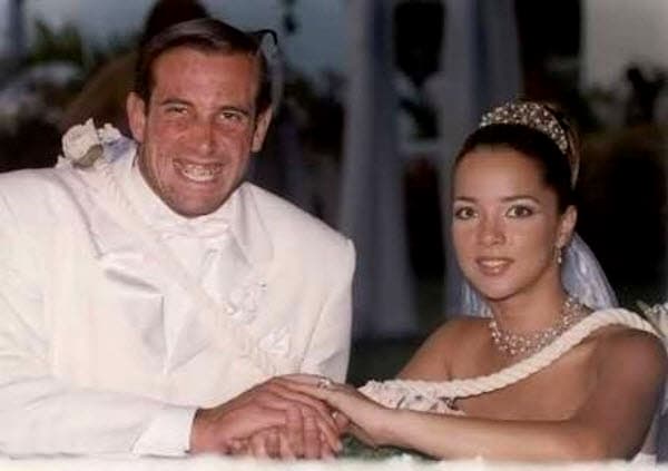 En el melodrama producido por Emilio Larrosa en 2001 también actuaron Ludwika Paleta, Angélica Vale, Michelle Vieth, Adamari López, Arath de la Torre, Rodrigo Vidal y Johnny Lozada.