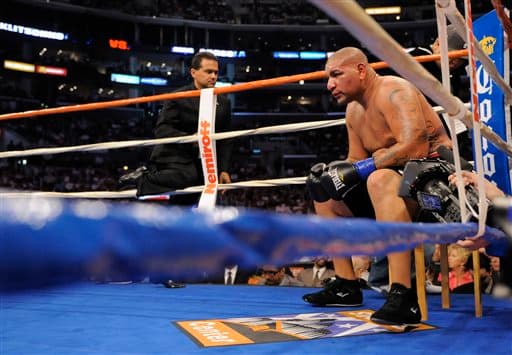 Chris Arreola se levantó de la lona para derrotar a Travis Kauffman